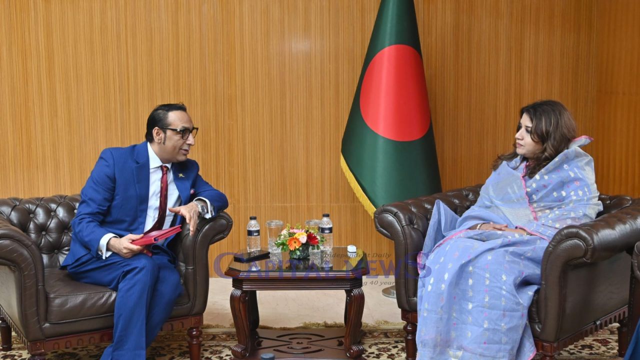 Omani envoy calls on state minister for foreign affairs, discusses expanding bilateral ties