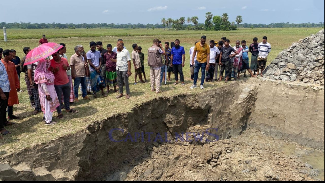 Doubled murder in Mathbaria, sparks panic:  Mystery surrounds killings