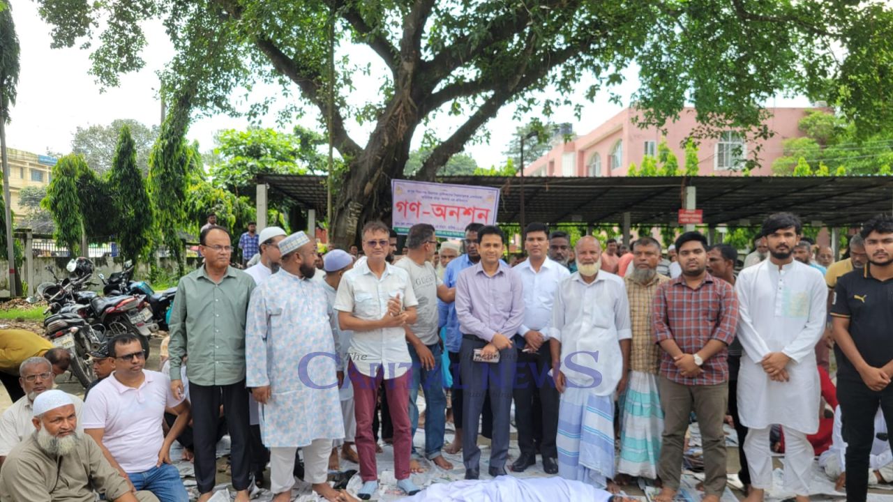 Potato farmers end hunger strike after assurance over cold storage rent dispute