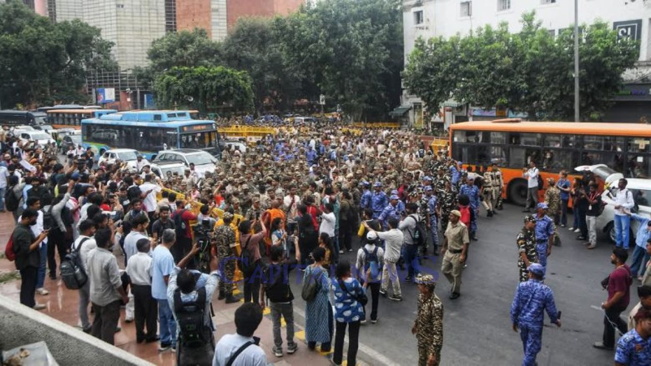 India Opposition Bloc Marches to Supreme Court